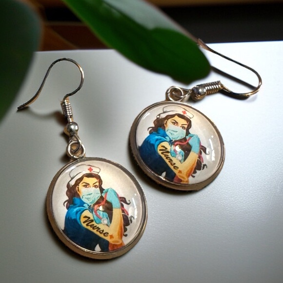 Save Lives in Style: Adorable Nurse & Grey's Anatomy Dangle Earrings! Cabochon - Picture 3 of 9